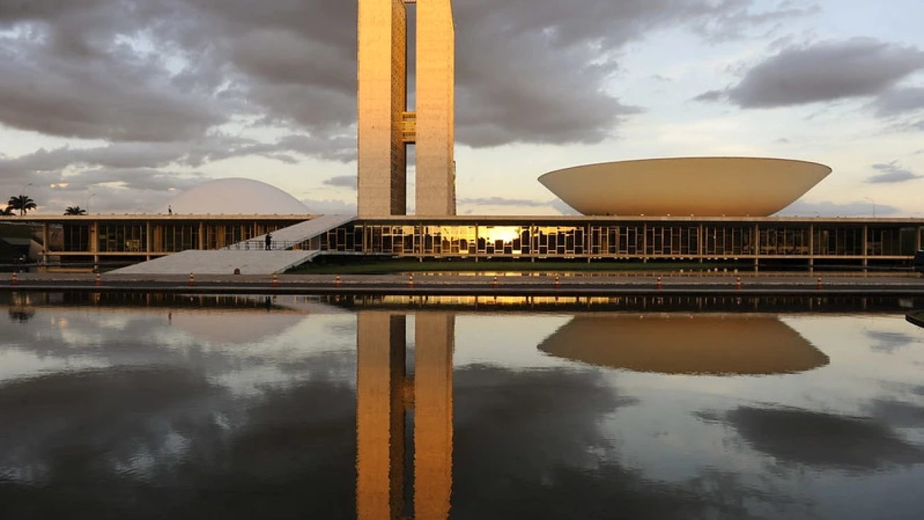 O papel de um advogado tributarista em Brasília/DF, com ênfase na expertise e serviços oferecidos por Larsen Nunes Advocacia.